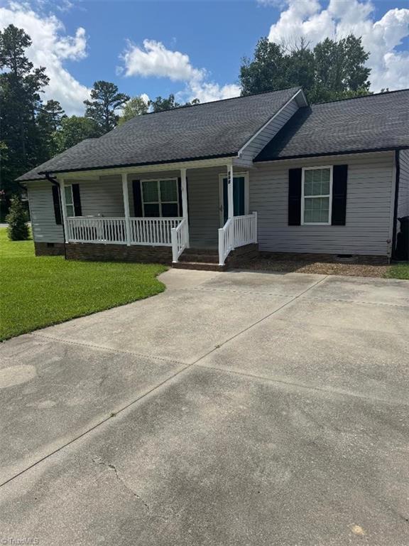 207 Willowbrook Drive Property Photo 1