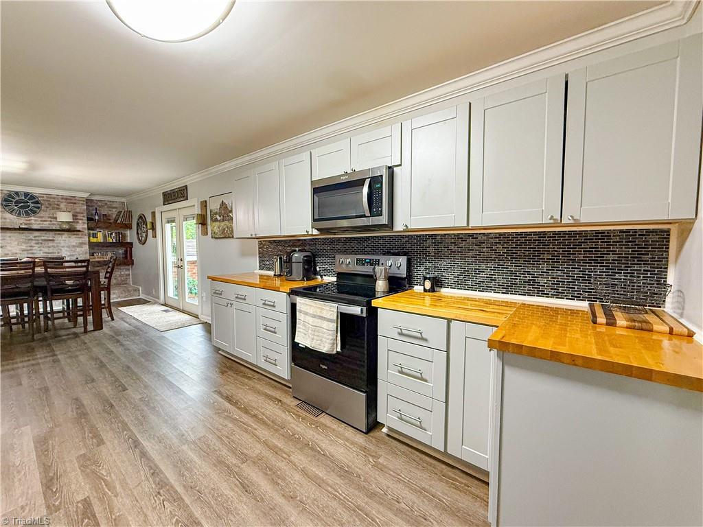 136 Fuller Mill Road S Property Photo 8