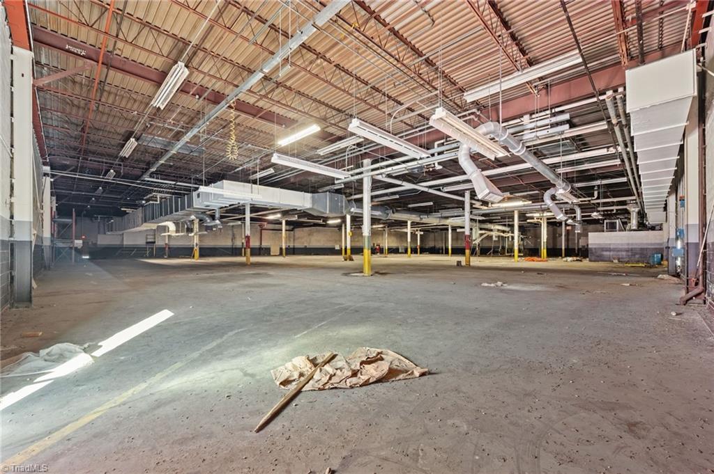 4929 W Market Street # 2000 Property Photo 13