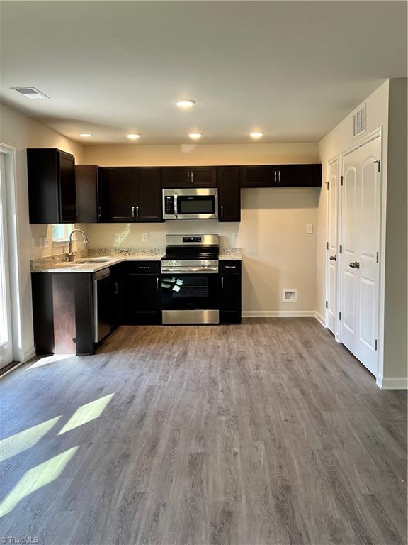 226 E Hemstead Street Property Photo 2
