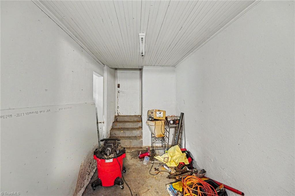 818 Hilltop Street Property Photo 13