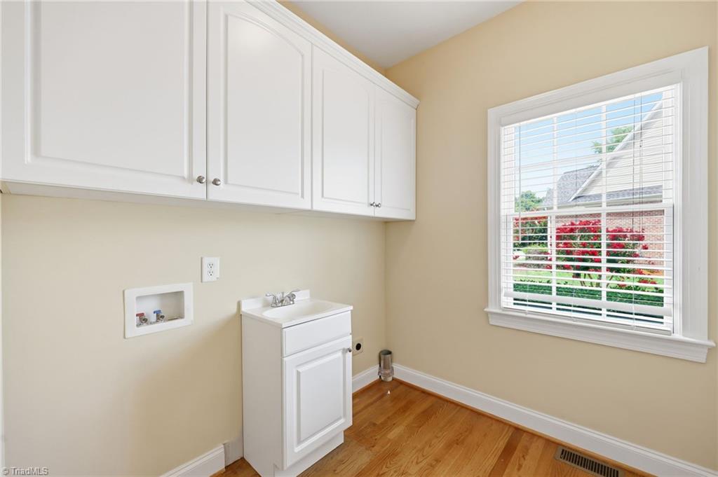 736 Meadowood Drive Property Photo 20