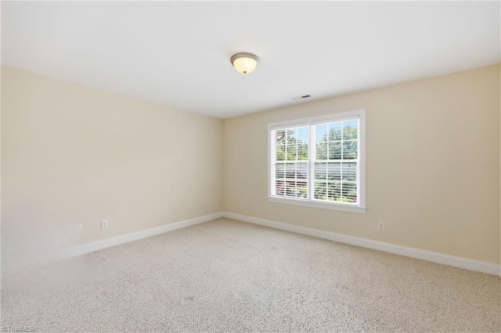 736 Meadowood Drive Property Photo 29