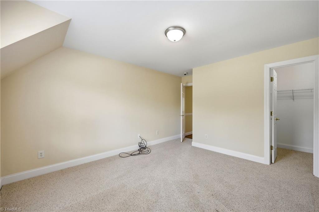 736 Meadowood Drive Property Photo 32