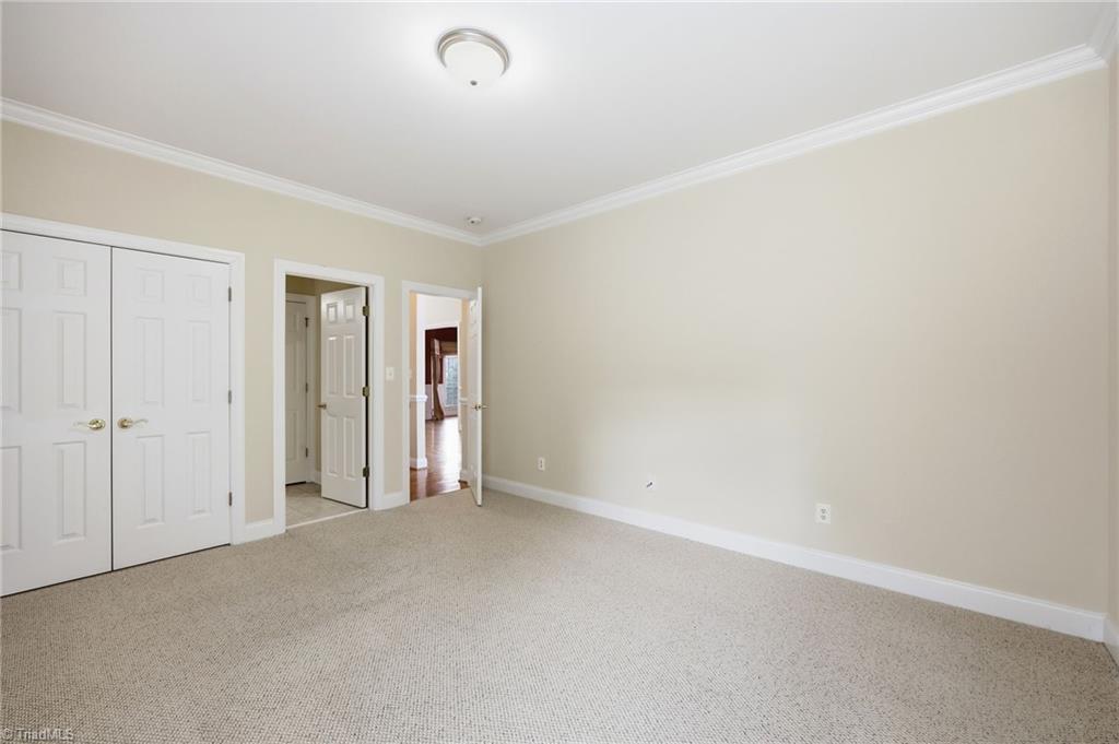 736 Meadowood Drive Property Photo 37