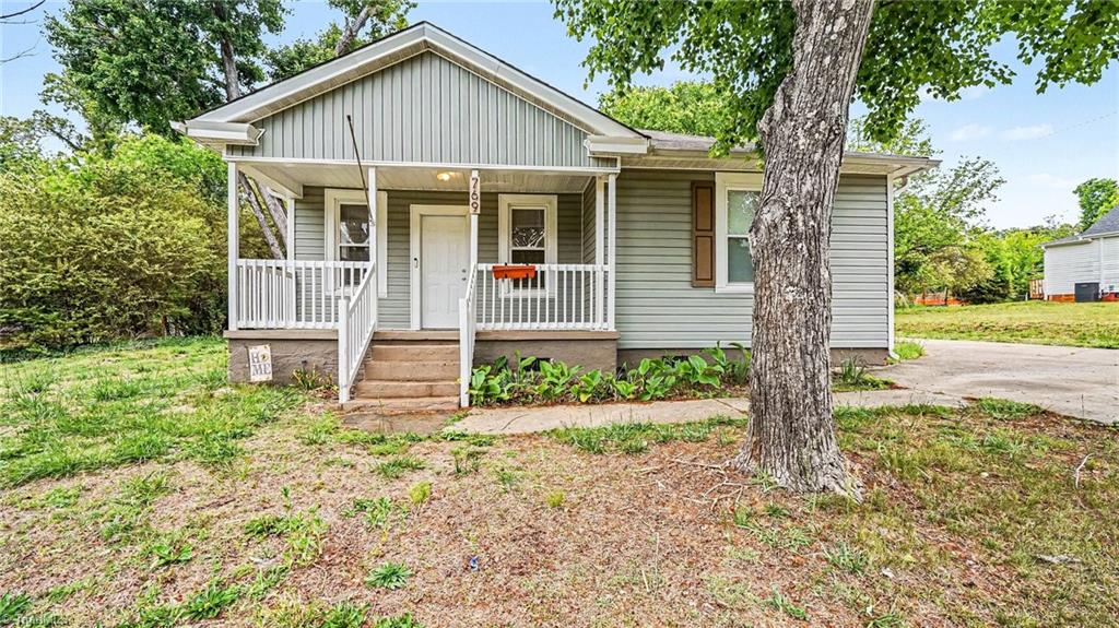 769 Circle Drive Property Photo 1