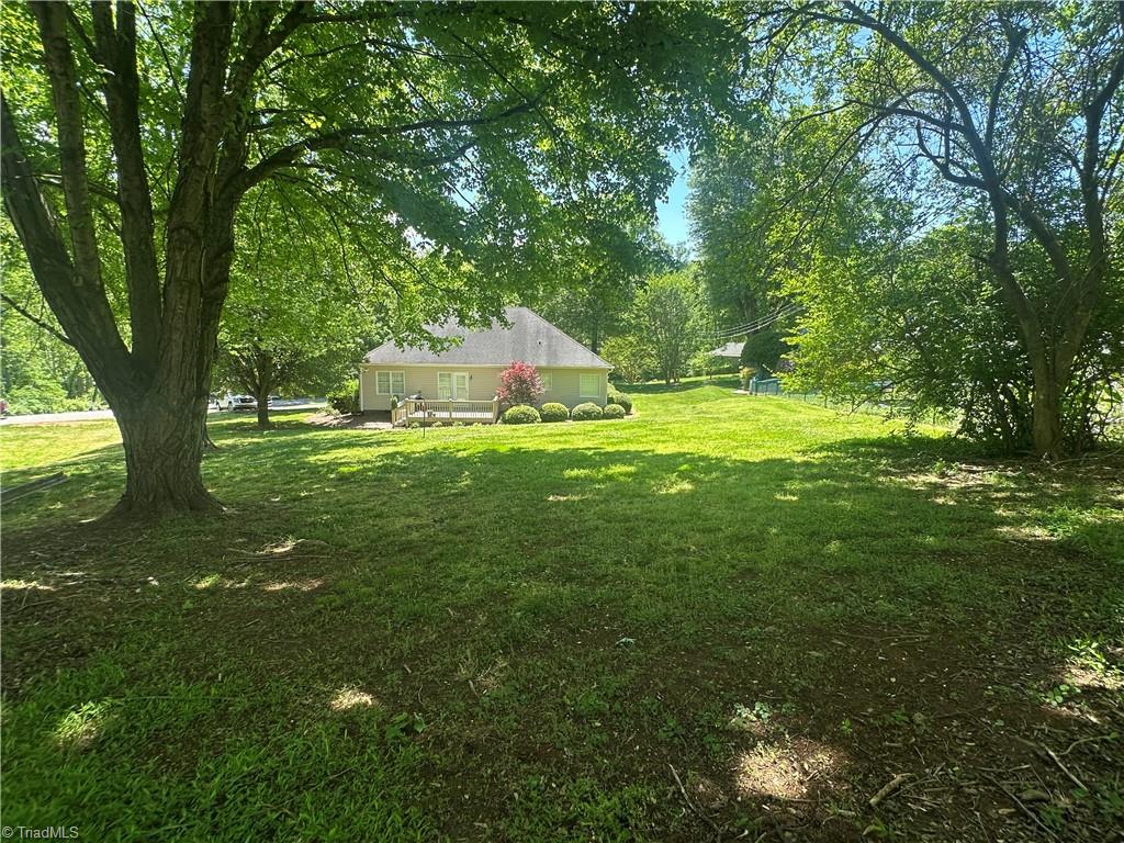 136 Valleybrook Drive Property Photo 4