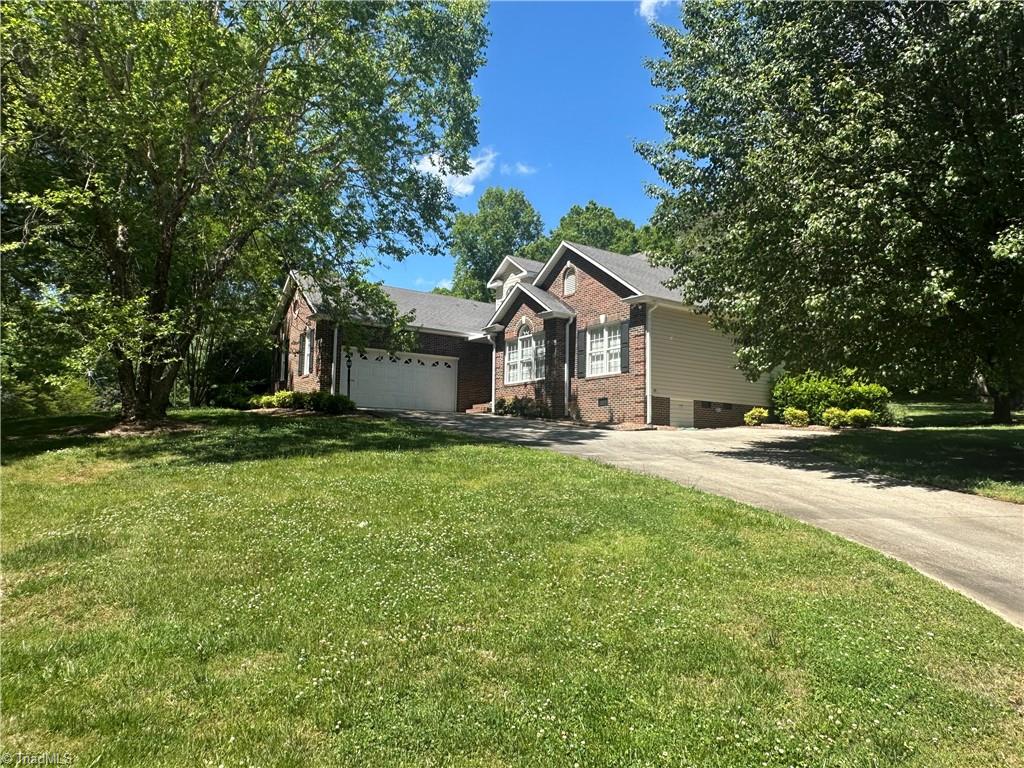 136 Valleybrook Drive Property Photo 7