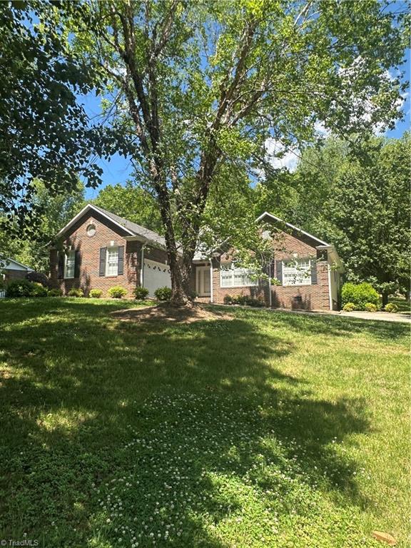 136 Valleybrook Drive Property Photo 8