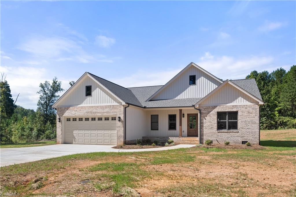 434 Potters Landing Property Photo 1