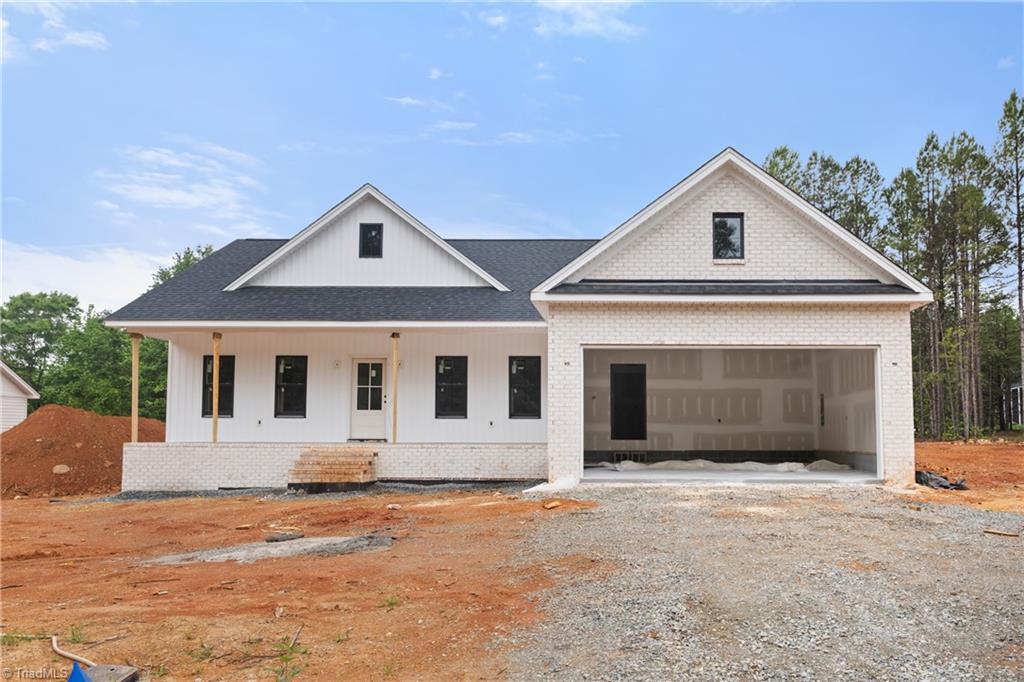 410 Potters Landing Property Photo 1