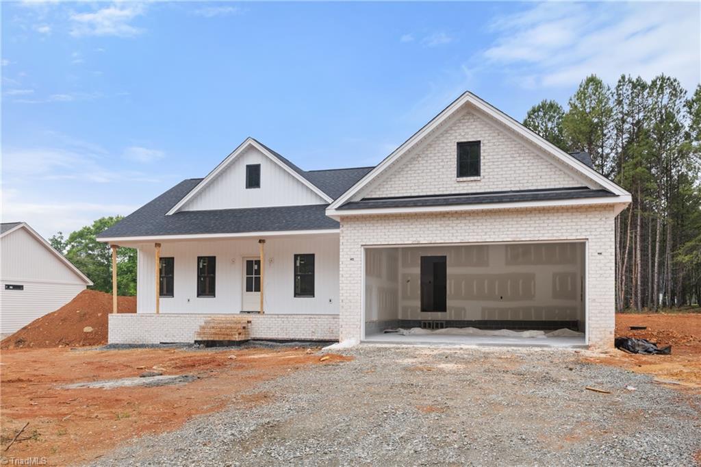 410 Potters Landing Property Photo 2