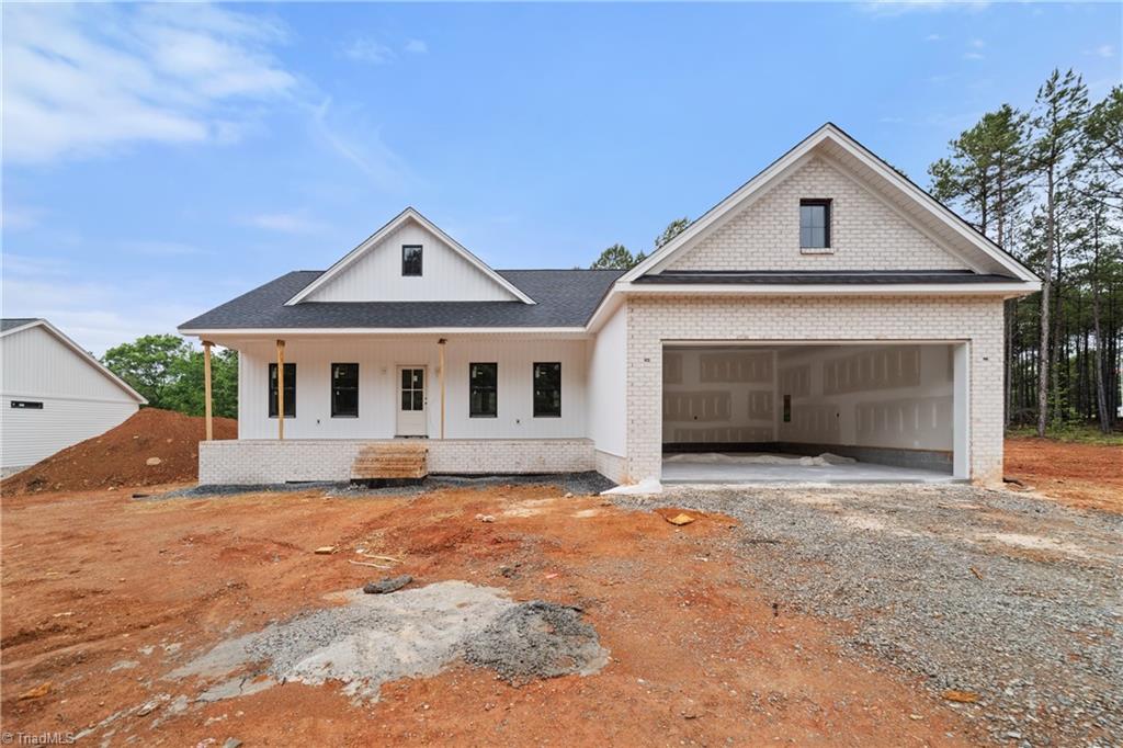 410 Potters Landing Property Photo 3