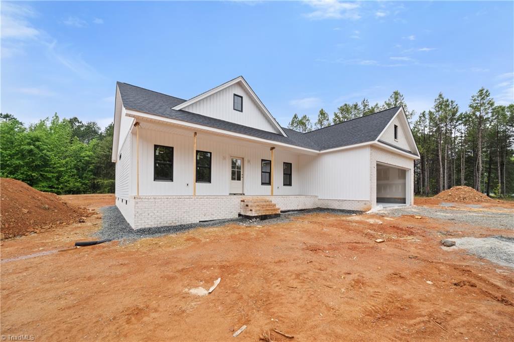 410 Potters Landing Property Photo 4
