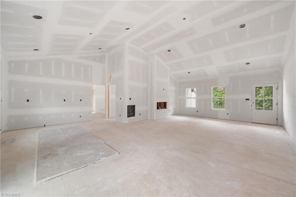 410 Potters Landing Property Photo 6