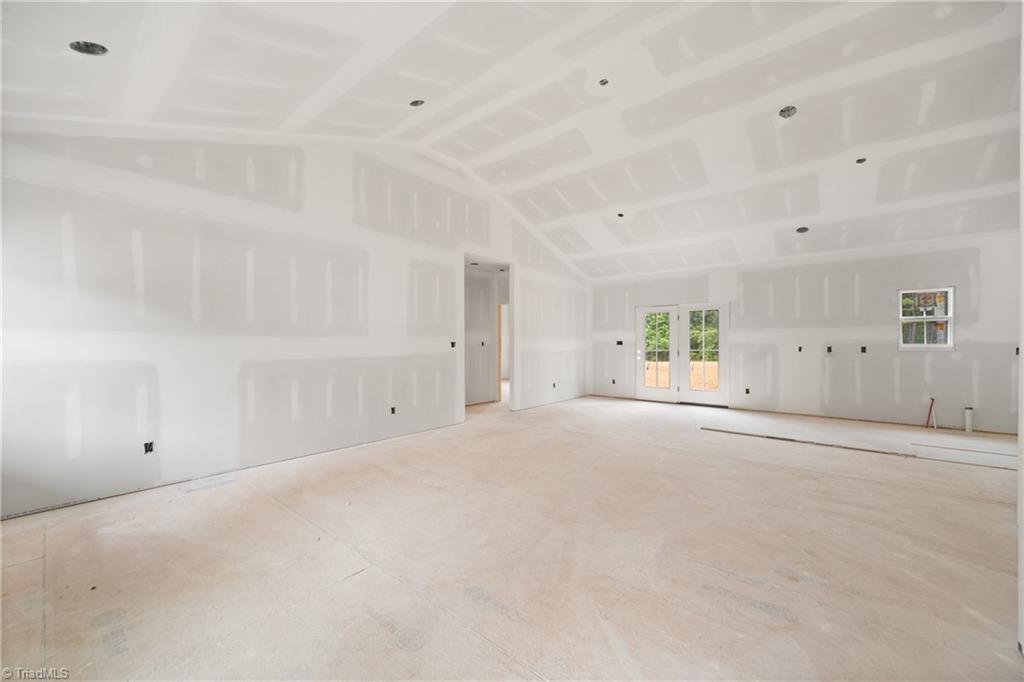 410 Potters Landing Property Photo 8