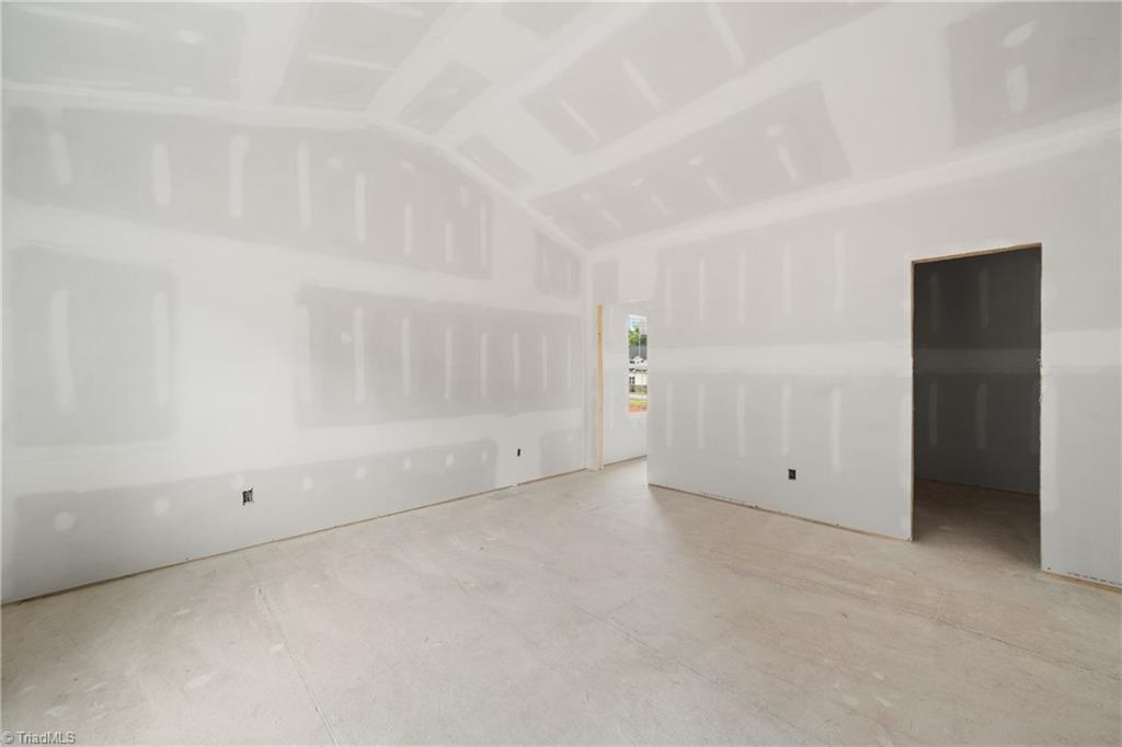 410 Potters Landing Property Photo 10