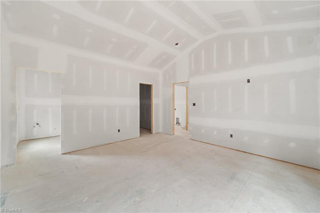 410 Potters Landing Property Photo 11