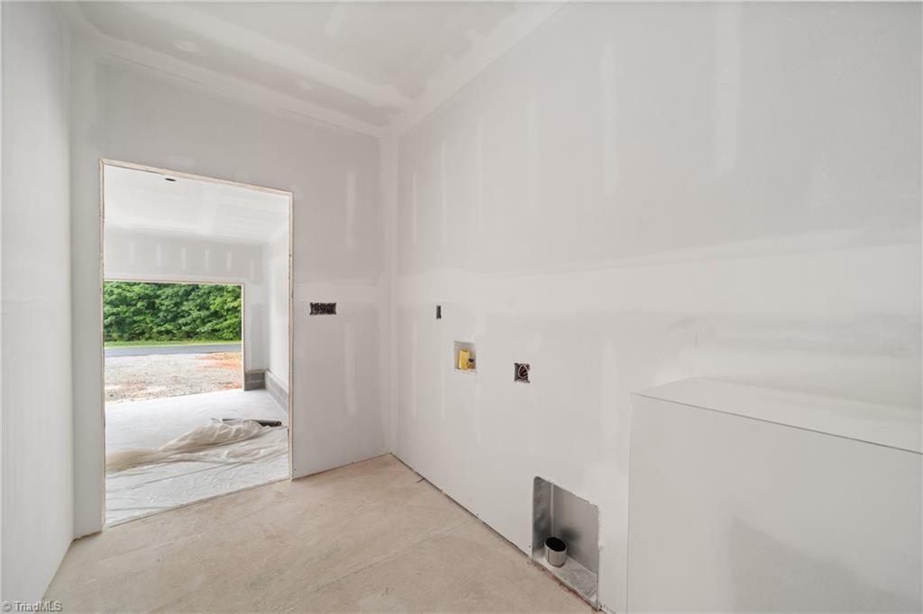 410 Potters Landing Property Photo 18