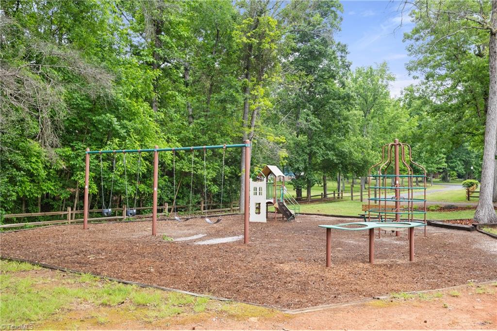 410 Potters Landing Property Photo 33