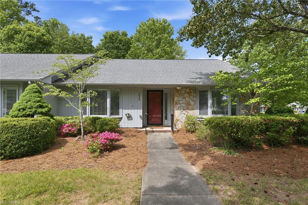 2609 Spring Bridge Circle Property Photo 3