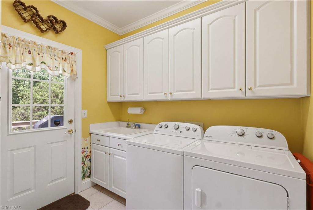 3569 Burnley Drive Property Photo 34