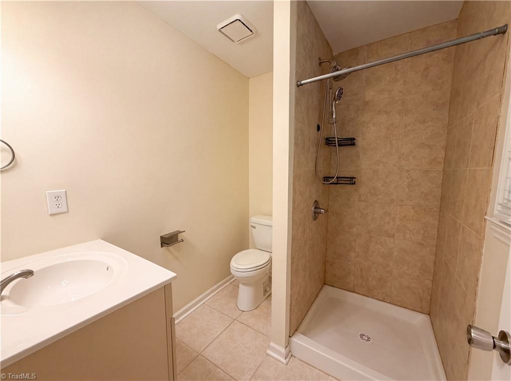 2815 Midpines Drive Property Photo 13