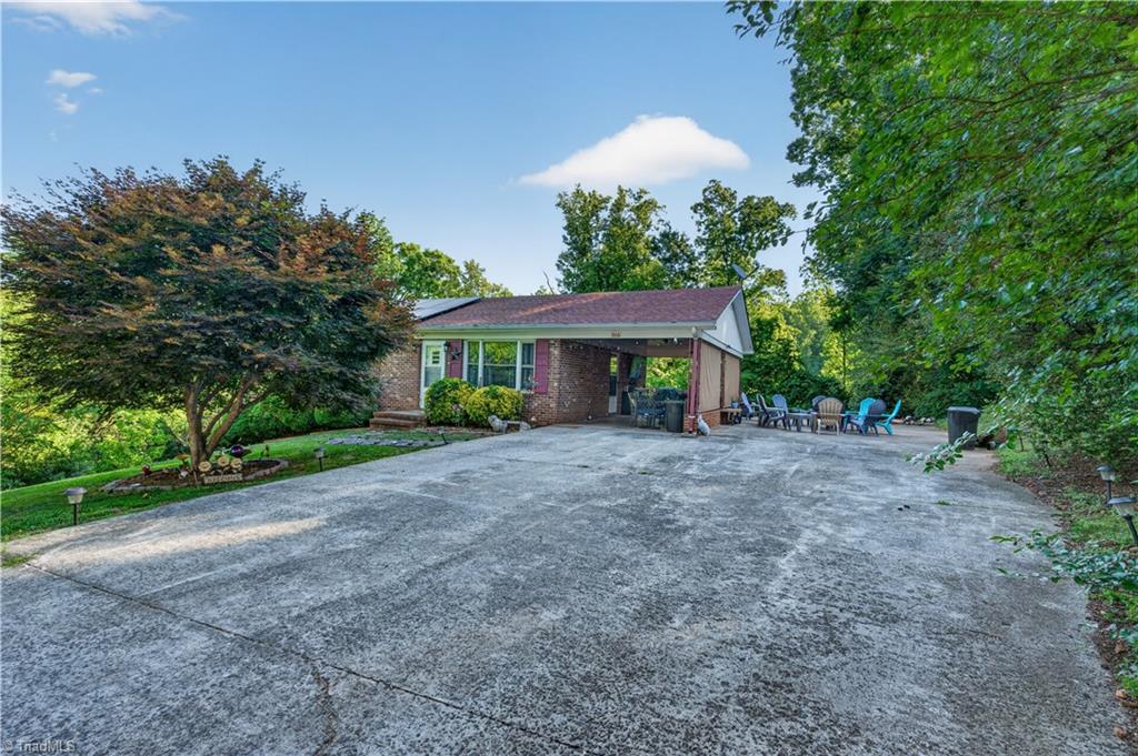 166 Town Lane Property Photo 4