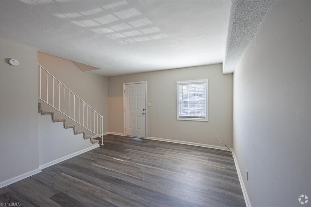 115 Ivey Road # A Property Photo 4