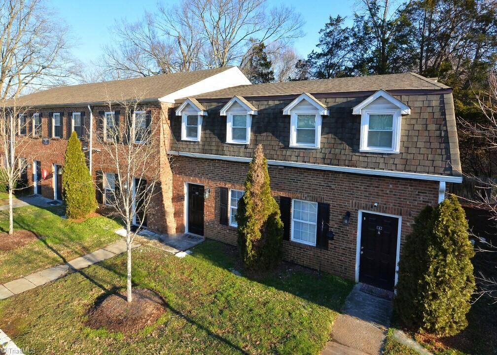 115 Ivey Road # A Property Photo 11