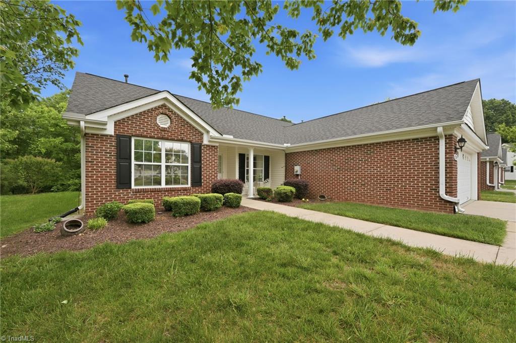 2204 Sweetbay Circle Property Photo 1