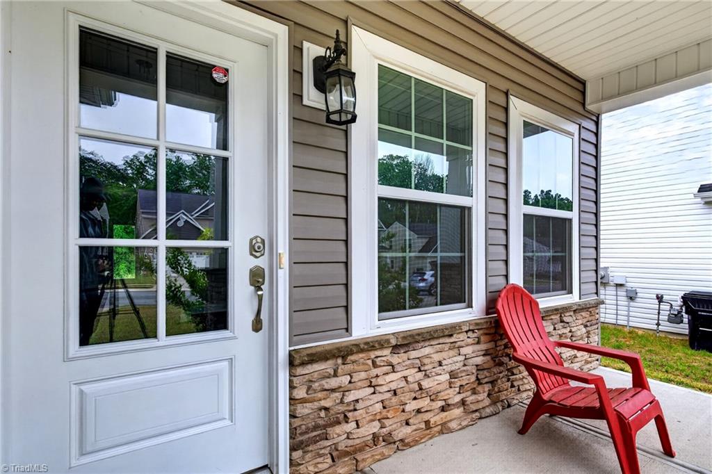 4220 Canter Creek Lane Property Photo 3