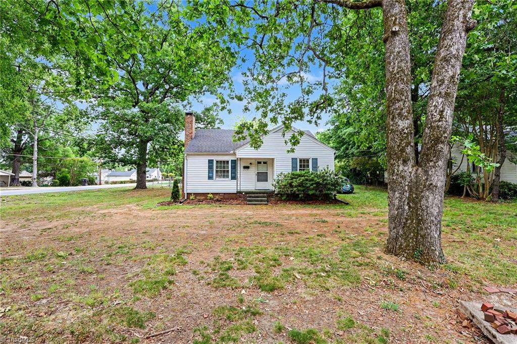 2201 Edgewood Drive