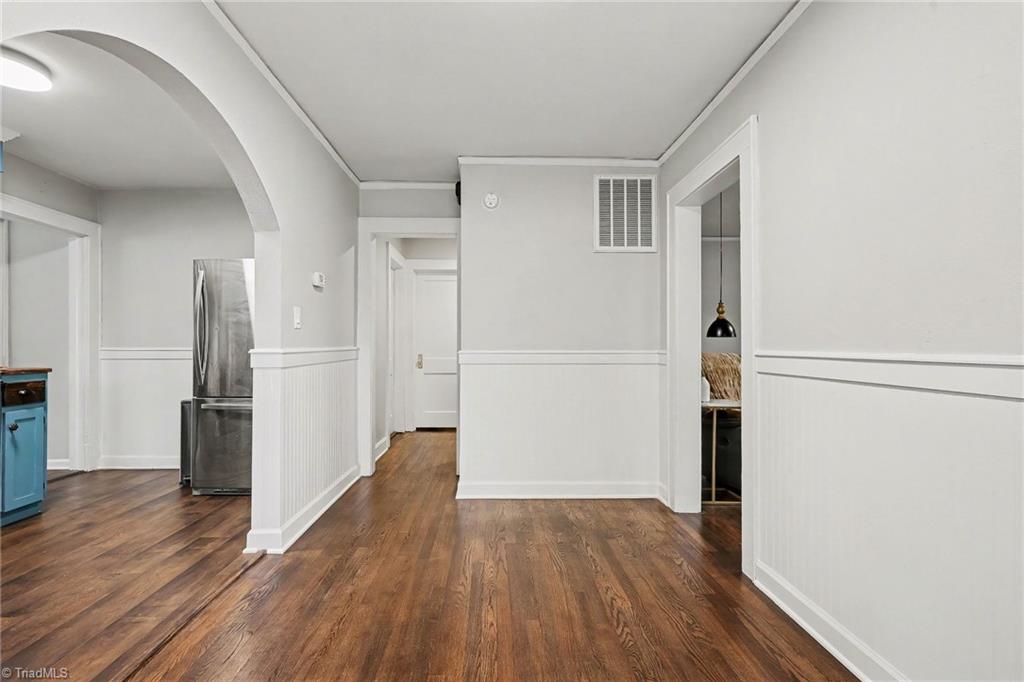 2201 Edgewood Drive Property Photo 6