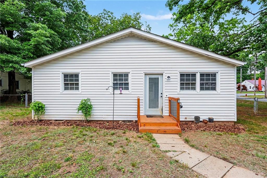 2201 Edgewood Drive Property Photo 17