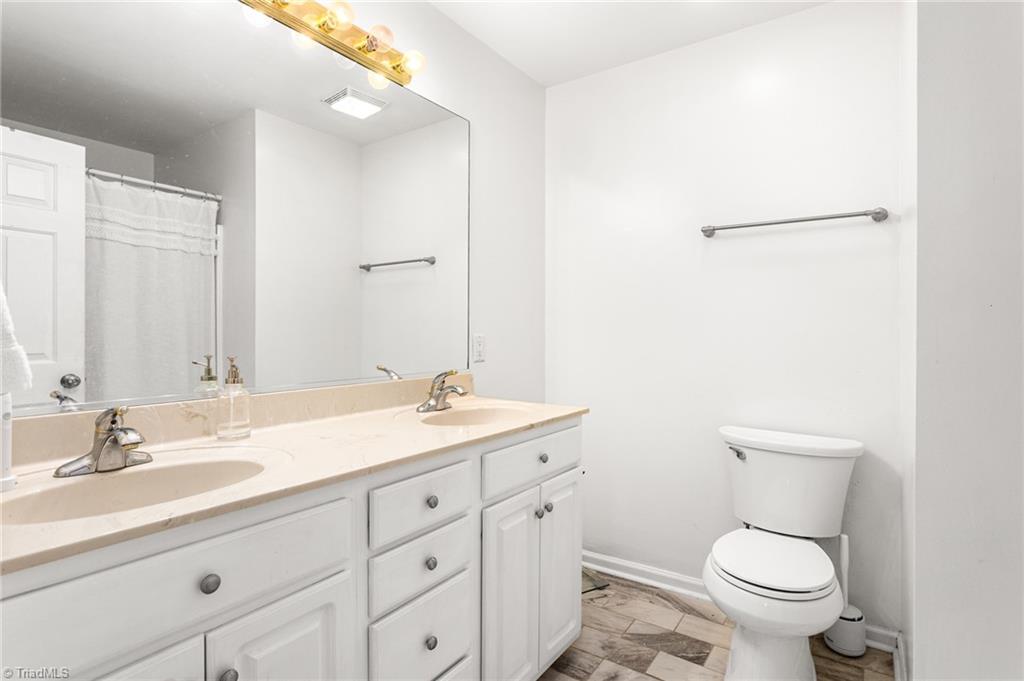8303 Dorwood Drive Property Photo 14