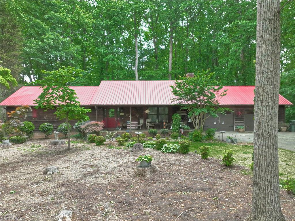 859 Lakeview Drive Property Photo 1