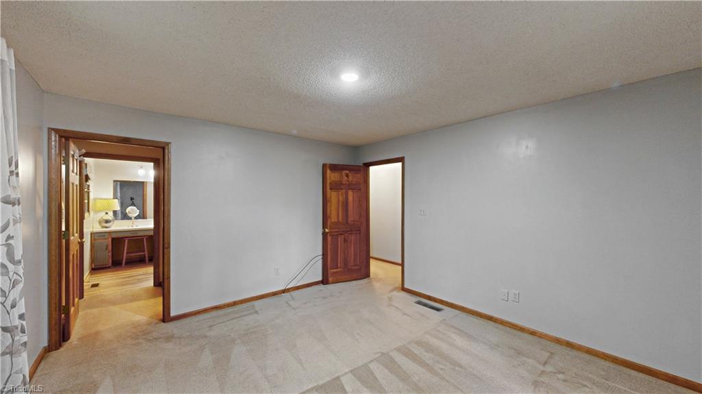 859 Lakeview Drive Property Photo 23