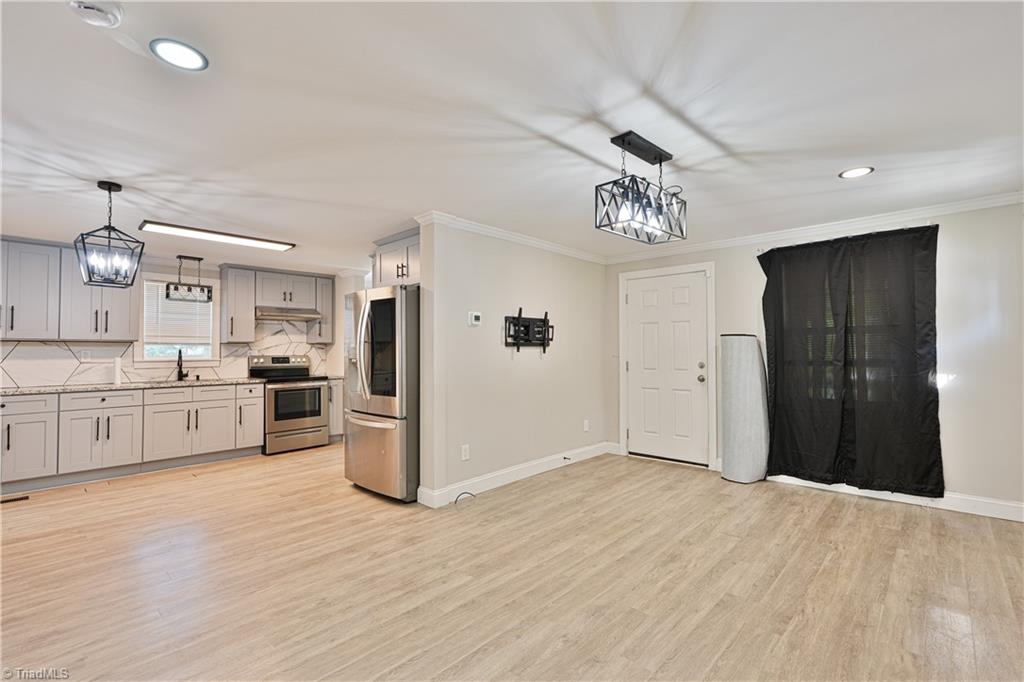 1511 Davis Avenue Property Photo 6
