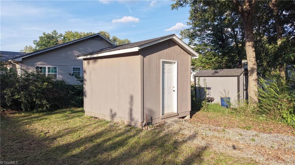 1511 Davis Avenue Property Photo 37