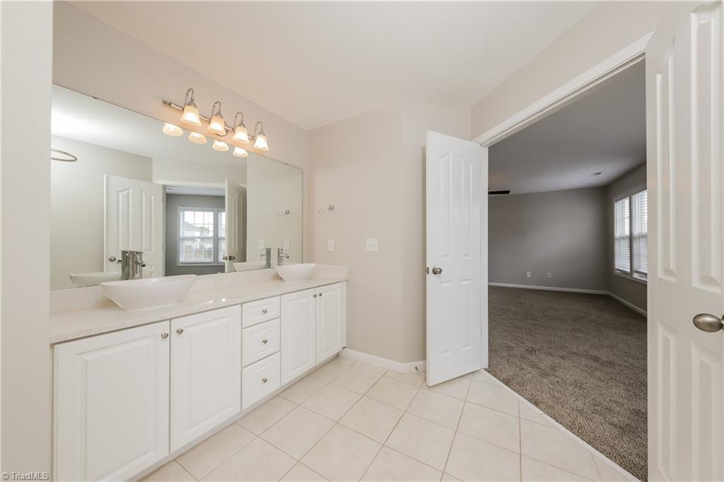169 Bridgewater Drive Property Photo 11