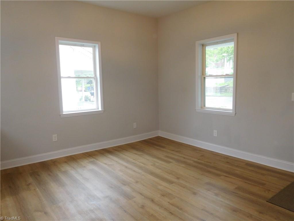 213 E Monmouth Street Property Photo 4