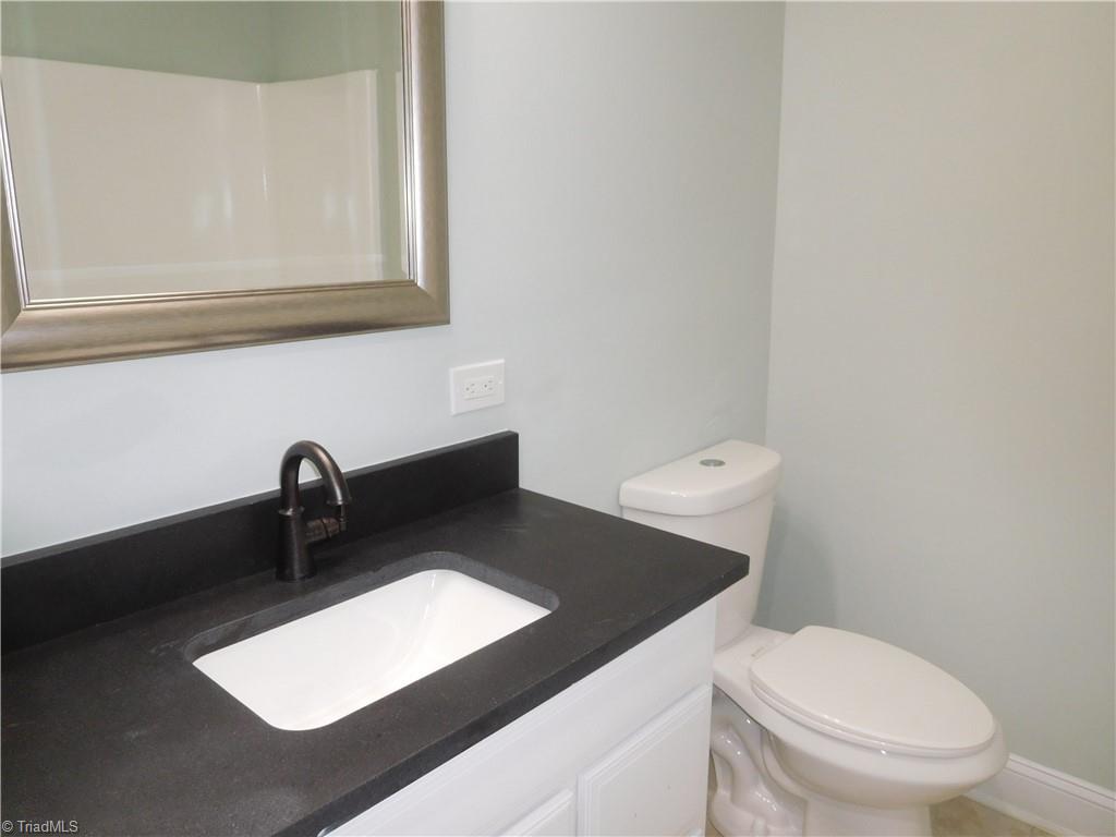 213 E Monmouth Street Property Photo 15