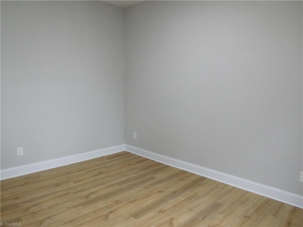213 E Monmouth Street Property Photo 20
