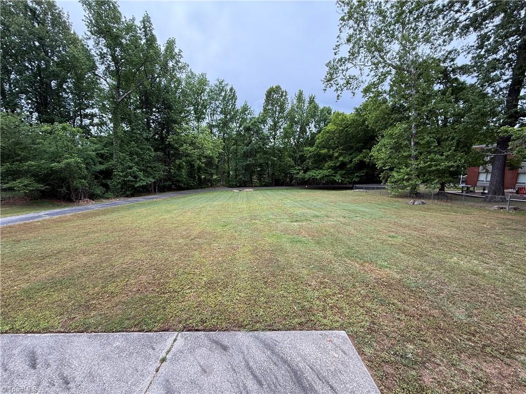 1200 Edgemont Road Property Photo 2