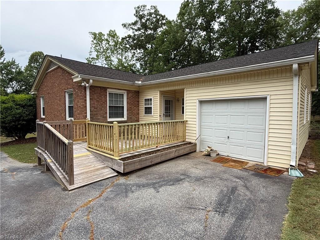 1200 Edgemont Road Property Photo 3