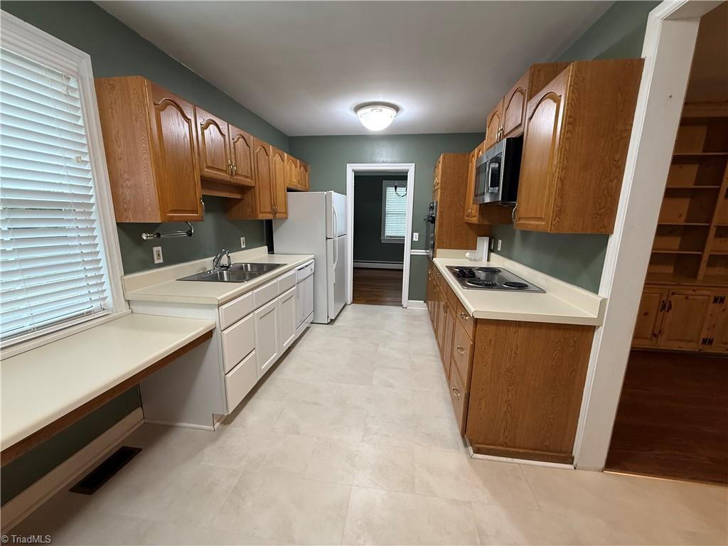 1200 Edgemont Road Property Photo 6