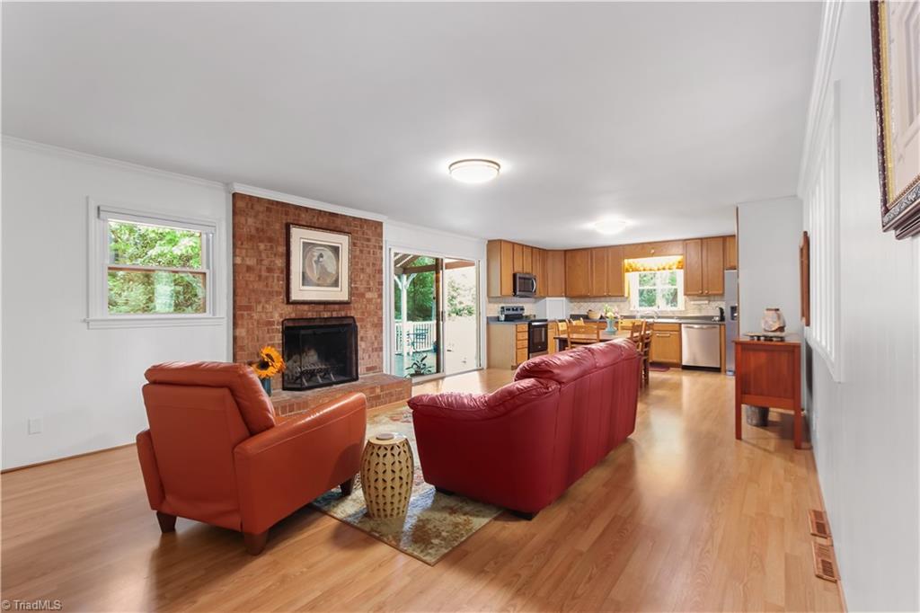 6834 Rollingwood Drive Property Photo 8