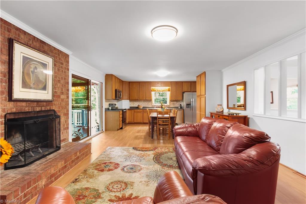6834 Rollingwood Drive Property Photo 10