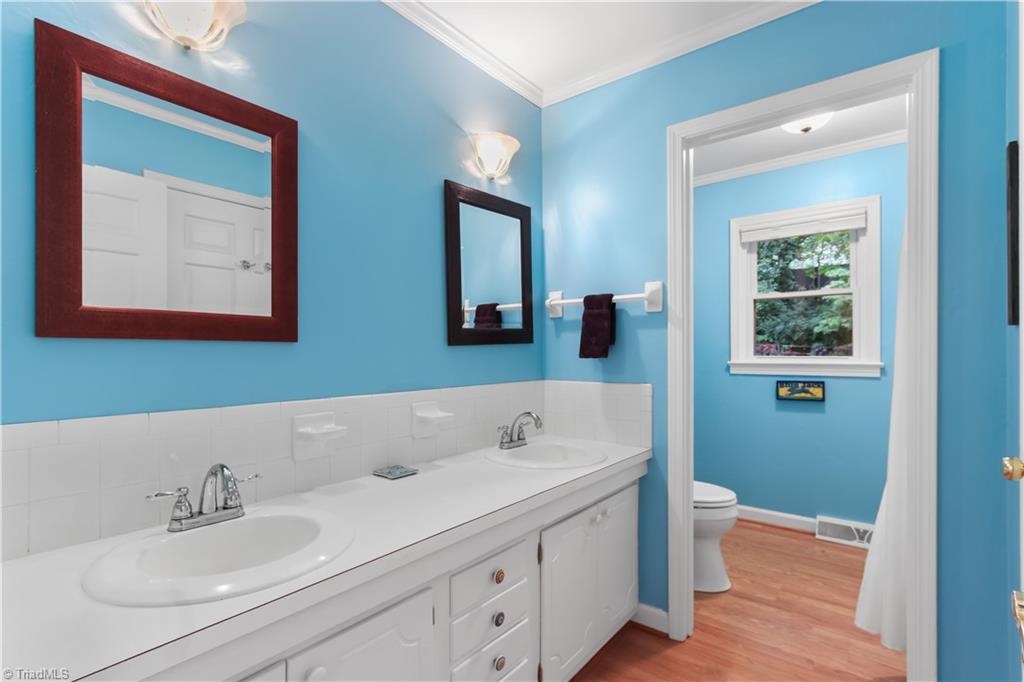 6834 Rollingwood Drive Property Photo 22